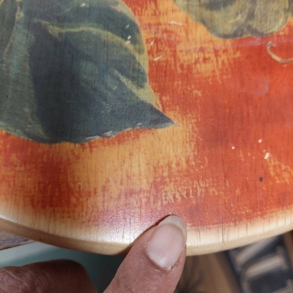 Hand-painted Wooden Turntable - Picture 3 of 5